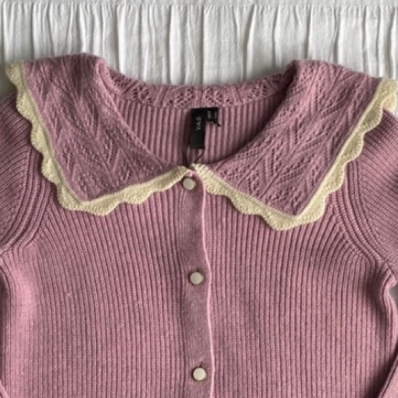 Y.A.S lilac cardigan w/ pretty cream scalloped edge Peter Pan collar. Small - Picture 3 of 10